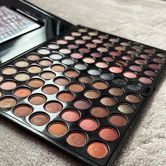 ‼️ SHANY Cosmetics Eyeshadow Palette 88 shades - Picture 3 of 3